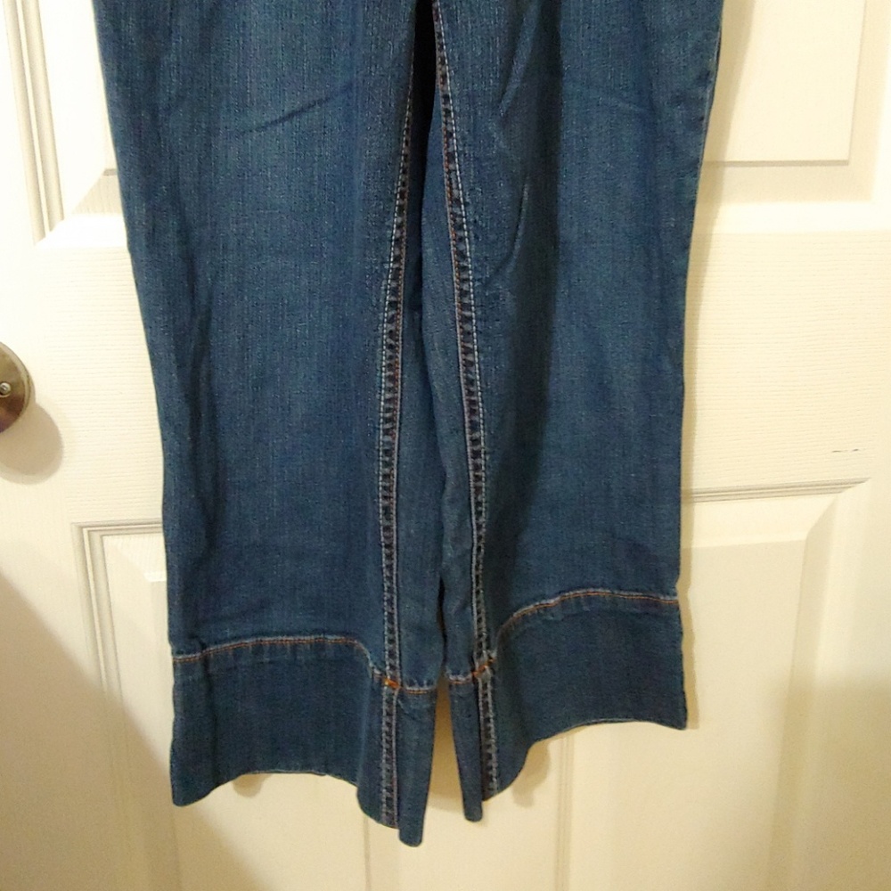 Maternity Capris - Picture 2 of 2